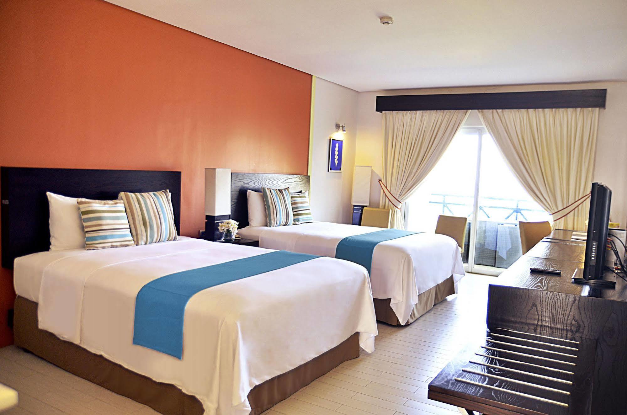 Thunderbird Resorts - Poro Point San Fernando City  Extérieur photo